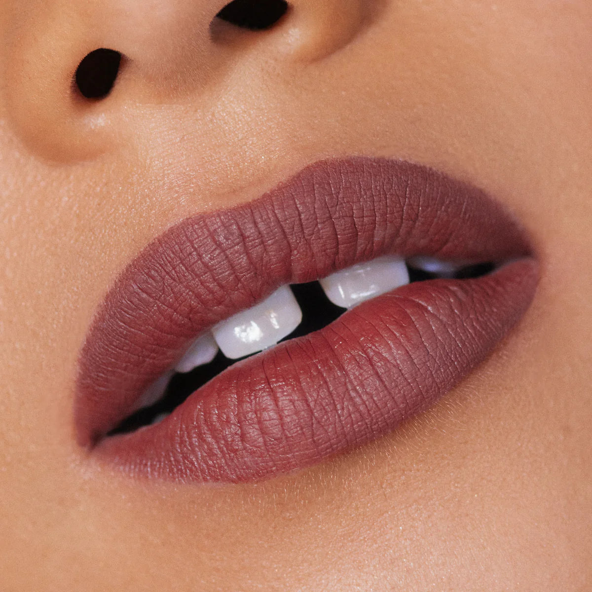TAKING SHAPE LIP LINER